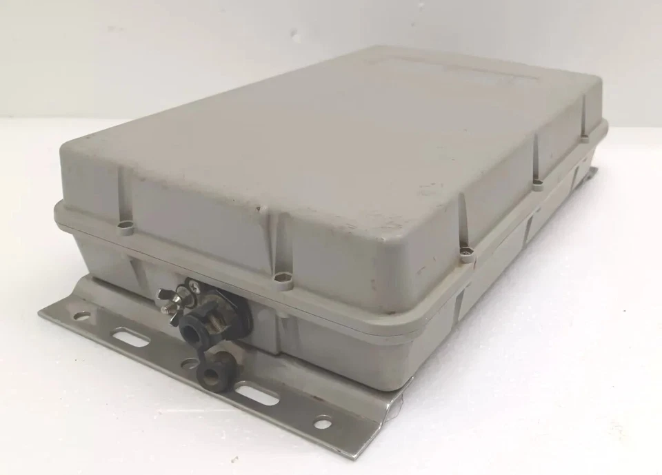 ICOM AUTOMATIC ANTENNA TUNER COUPLER FOR SSB MF/HF - Image 1 of 4