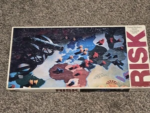 Risk Board Game Vintage 1975 Parker Brothers War Strategy - Picture 1 of 7