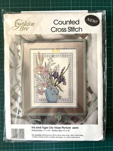 IRIS & TIGER LILIENVASE gezählter Kreuzstich-Kit - 11"" x 14"" goldene Biene 60494 - Bild 1 von 2