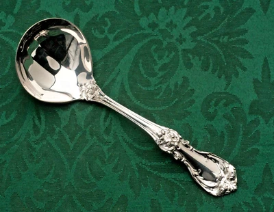 Cubiertos Borgoña Sterling de Reed & Barton Gravy Ladle 6 5/8, ligeramente usados Foto 1 de 2