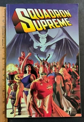 Marvel Comics Squadron Supreme 2003 novela gráfica tercera impresión (AA) 101421 Foto 1 de 3