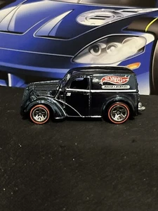 Hot Wheels Sales And Service Panel Van 1:64 Diecast Blue USED NM Condition - Picture 1 of 8