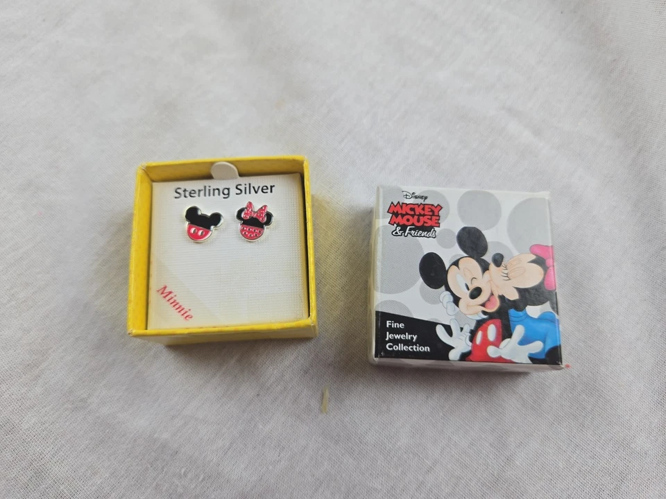 Pendientes Minnie & Mickey de plata de ley con respaldo de acero quirúrgico nuevos con etiquetas Foto 1 de 1