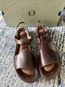 NIB Born Henna 10 Hopkins Brown Leather Sandals NEW - Picture 1 of 5