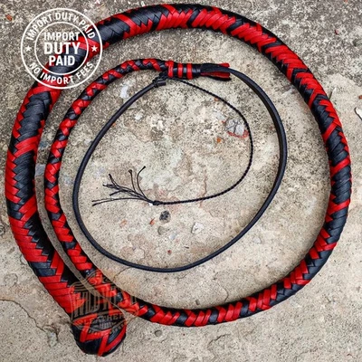 Látigo de serpiente de cuero en cuero de canguro/cuero de vaca/cabra disponible en rojo/negro. Foto 1 de 4