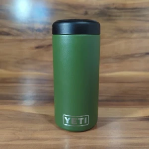 Yeti Rambler Colster lata delgada Highlands verde oliva raro limitado - Imagen 1 de 5