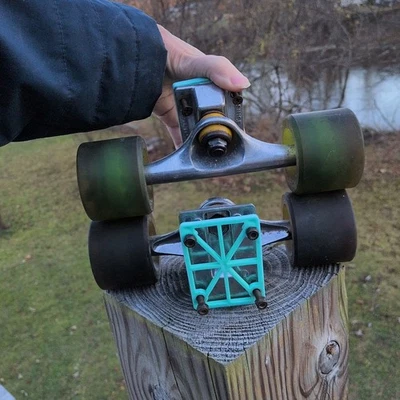 Пара Kryptonics винтажный скейтборд стальные грузовики с зелеными колесами, как показано старый - Изображение 1 из 4