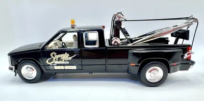 Sunnyside Superior 1997 Chevy CK 3500 Tow Truck Wrecker 1:24 Scale Diecast Model - Image 1 of 4