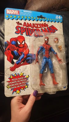 Boneco de ação retrô Marvel Legends SPIDER-MAN 2017 fatia de pizza, novo na caixa - Imagem 1 de 4