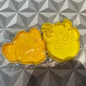 Set Of 2 Disney Lion King Cookie Cutters/Molds - Puumba And Simba - Picture 1 of 2