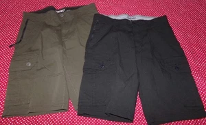 LOT 2 COMPANY EIGHTY ONE MENS SIZE 32 CARGO BERMUDA SHORTS BLACK & GREEN - Picture 1 of 5