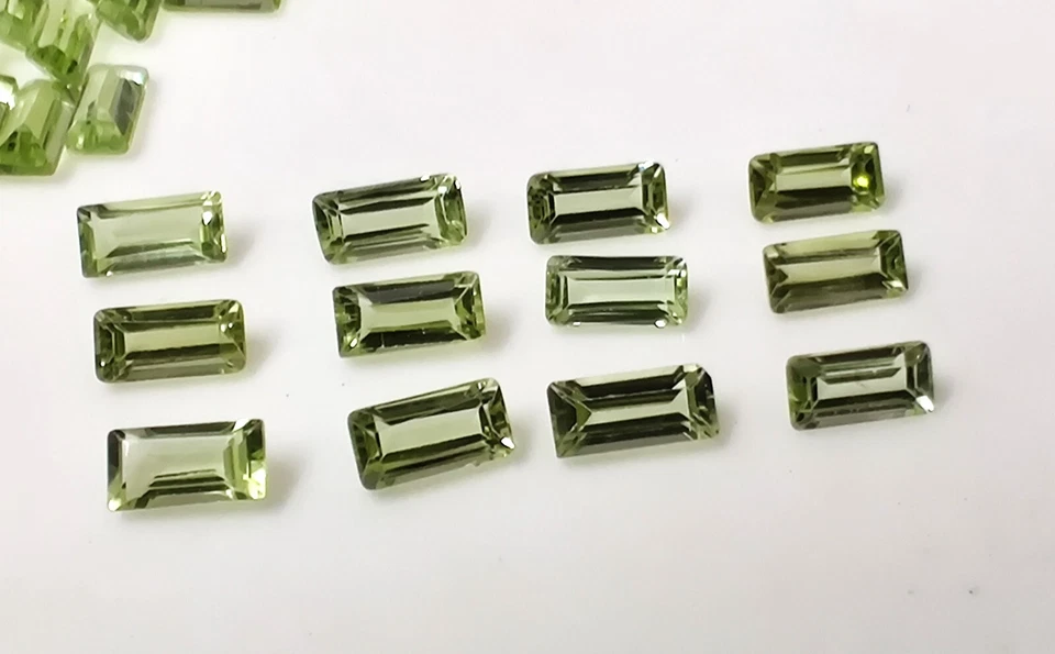 Lote de piedras preciosas peridoto natural AAA corte baguette tamaño 2x4 mm para hacer joyas Foto 1 de 4