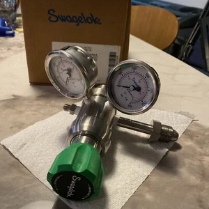 Swagelok KCYAJPF412A20G00 PR Regolatore di pressione gas 0-500 LP 0-3000 psi - Foto 1 di 6