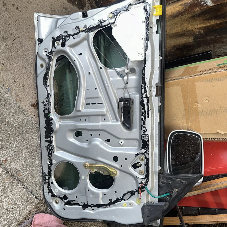 Subaru Outback 2004 puerta del conductor  Foto 1 de 3