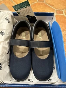 Drew Shoes Womens 6 WW Magnolia Mary Jane Flats Navy/Stretch Hook And Loop NEW - Picture 1 of 8