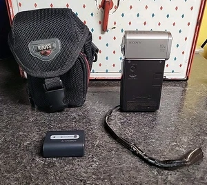 SONY HDR-TG1 Digital Hi-Vision Handycam Camcorder HD With Battery , No Charger - Picture 1 of 9