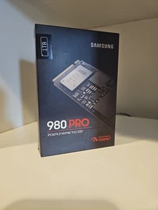 Samsung 980 Pro 1TB Internal M.2 PCle 4.0 NVMe SSD MZ-V8P1T0 - Photo 1/3
