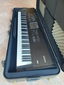 korg kronos 88 note workstation, includes a hard case and sustain pedal - Picture 1 of 7