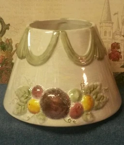 Large Yankee Candle Jar Shade With Swag Drape and Frosted Fruit - Imagen 1 de 10