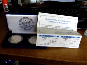 Solid .9999 Silver 1 Ounce Proof Coin and $5  1995 Mir-Shuttle  D13 - Picture 1 of 4
