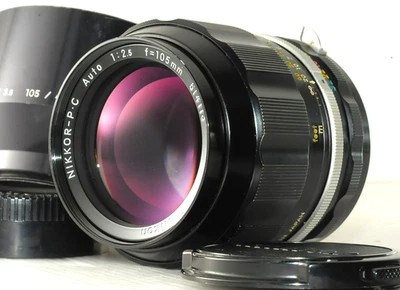 Near MINT Nikon NIKKOR-P C 105mm f/2.5 No-AI Telephoto Lens w/caps Hood Japan - Image 1 of 4