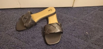 Fioni Womens Flat Slip On Sandals Size 7.5  Black Woven Single Band Slide NEW! - Image 1 of 4