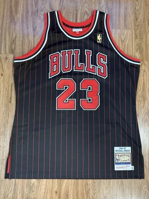 Camiseta deportiva auténtica a rayas Michael Jordan Chicago Bulls 1996/97 para hombre talla 48 Foto 1 de 3