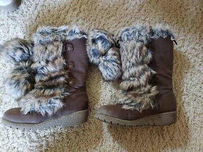 OLD NAVY BEAR HUG FAUX FUR & BROWN FAUX SUEDE BOOT POM POM SIZE 7 - Image 1 of 2