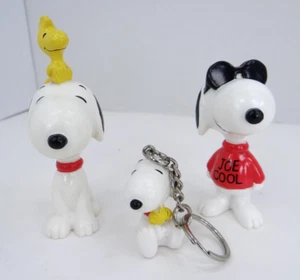 Applause Vintage Snoopy & Woodstock Joe Cool PVC Figures 1 Keychain Set Of 3 - Picture 1 of 18