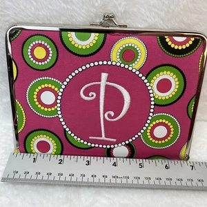 Neu mit Etikett Damen bestickt monogrammiert Foto Clutch "P" Hot Pink mit Blumenpunkten - Bild 1 von 4