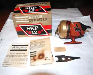 Raro Vintage Shakespeare SKP 12 Modelo CA Carrete Spincast en Caja con Papeleo de Edición - Imagen 1 de 12