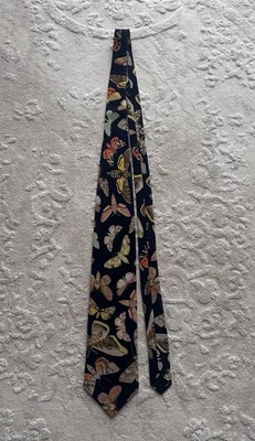 Corbata de seda con estampado de mariposas negras de Zurich de primera línea hecha en Italia Foto 1 de 4