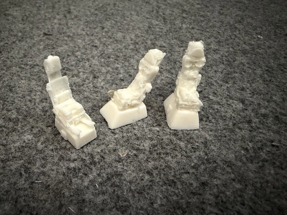 Sedili In Resina Per F104 Scala 1 48 - Immagine 1 di 3