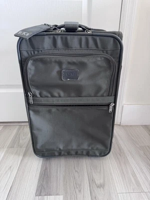 Mala de transporte Tumi clássica verde náilon balístico 20” com rodas verticais 2265M3 - Imagem 1 de 4