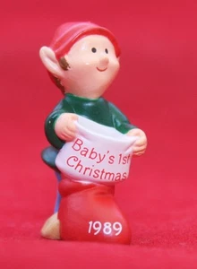 Hallmark 1989 BABY'S 1st Christmas Merry Miniature ELF QFM1615 Mini - Picture 1 of 3
