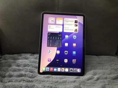 Apple iPad Pro 11" 3rd Generation M1 Chip 128GB Silver WiFi - Image 1 of 4