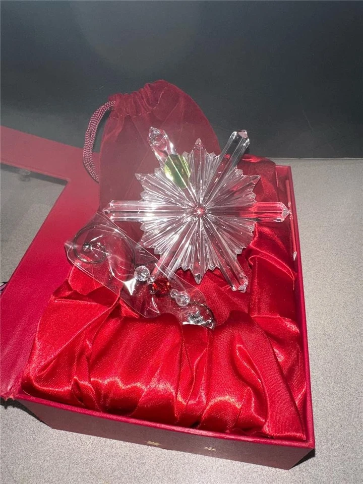 Adorno de Navidad Waterford Annual Snowstar 2017 Foto 1 de 4