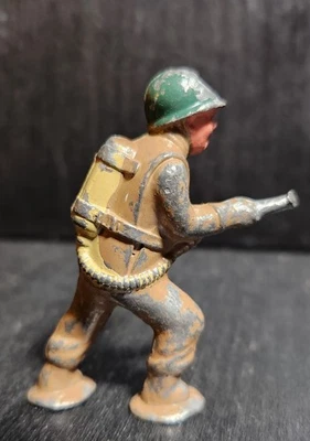BARCLAY MANOIL JUGUETE PLOMO SOLDADO DE COLECCIÓN LANZALLAMAS INFANTERÍA VAINA PIE Foto 1 de 4