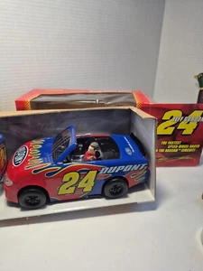 Jeff Gordon #24 DUPONT Nascar Speed-Wheel Racer 8" Action Figure Car 2004 Model. - Picture 1 of 15