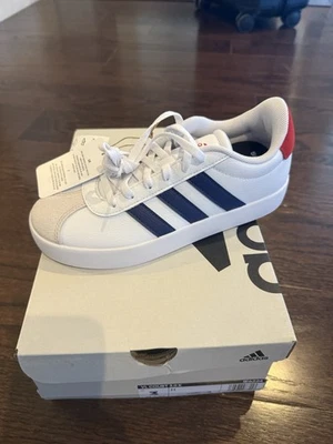 Adidas Niños Zapatilla Nueva En Caja EE. UU. Talla 3 Azul Marino Y Blanco VL Court 3.0K Foto 1 de 4