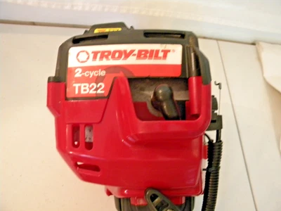 Cabezal eléctrico del motor de recortadora de cuerdas Troy Bilt TB22 usado sin carburador, tanque 753-06924 Foto 1 de 4