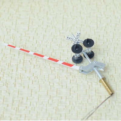 2 x HO scale grade crossing signal arm gate barrier model railroad flasher #S40 - Image 1 of 4