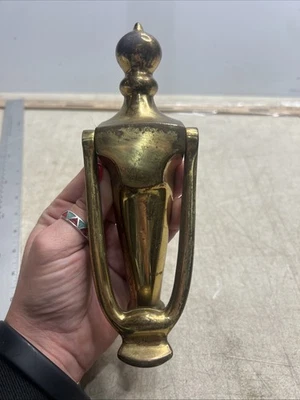 Llamador de puerta de latón vintage diseño clásico 7,5" x 2" marcado "W" Foto 1 de 4