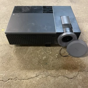 Dell 1209S Multimedia DLP Projector 2500 ANSI Lumens 195 lamp hours - Bild 1 von 6