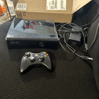 Microsoft Xbox 360 S 250GB Model 1439 Bundle One Controller Tested and Working - Image 1 of 4