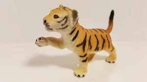 63684 Bullyland : Tiger Cub ref : 2BU162 - Picture 1 of 7