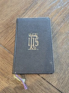 Saint John’s Sunday Missal and Everyday Prayer Book 1952 Mosack & Sons - Picture 1 of 8