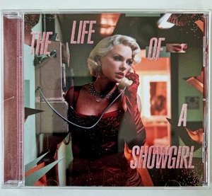 taylor swift the life of a showgirl 2025 - Bild 1 von 2