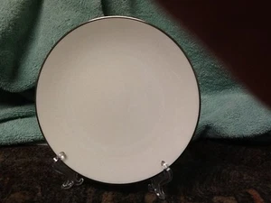 Platos de pan y mantequilla Noritake Fremont aprox 6" redondos - Imagen 1 de 2