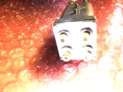 Módulo bomba desgasificadora al vacío de laboratorio Agilent/Dionex 4417 DDM-504 Foto 1 de 3